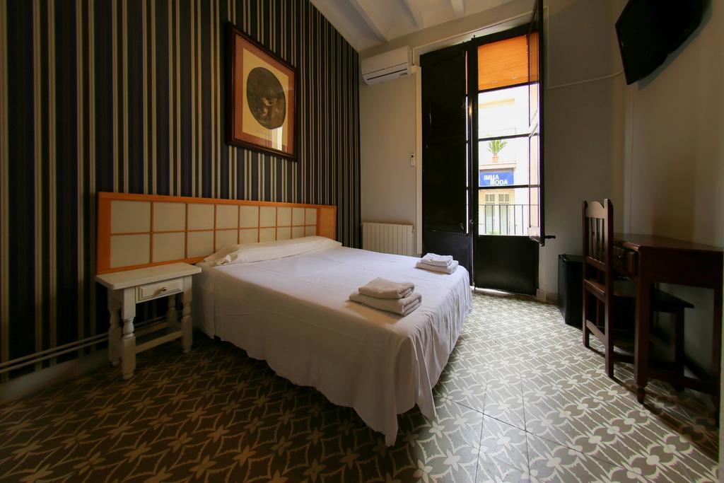 Hostal Santa Teresa Reus Kültér fotó