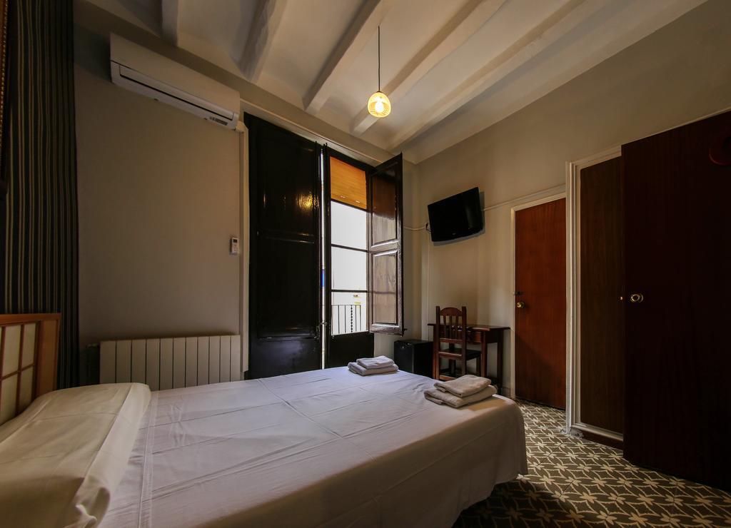 Hostal Santa Teresa Reus Kültér fotó