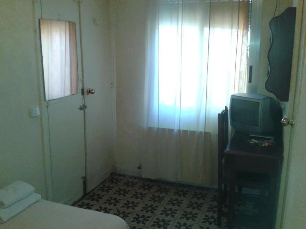 Hostal Santa Teresa Reus Kültér fotó